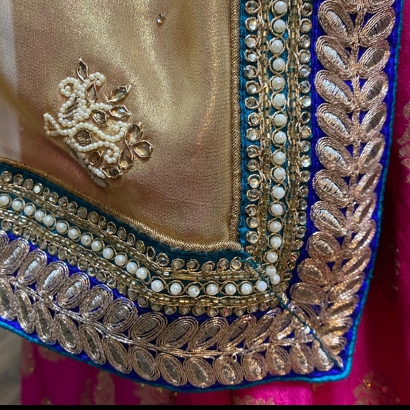 Indian Saree - Picture 3 of 7